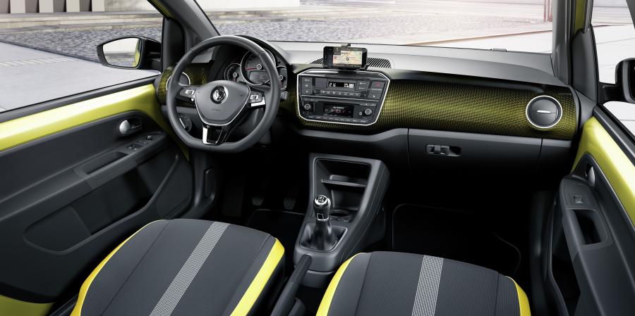 Торпедо Volkswagen up! 3-Door 2016 года  (фото 23 из 25)